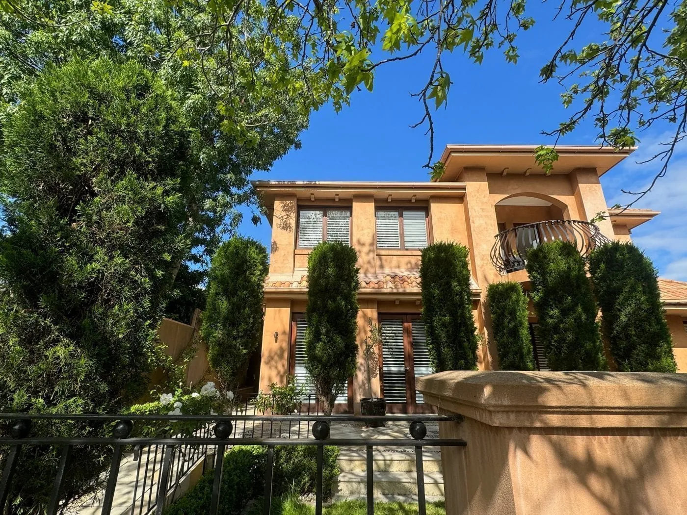 Plantation shutters street appeal Tuscan villa Brighton Melbourne