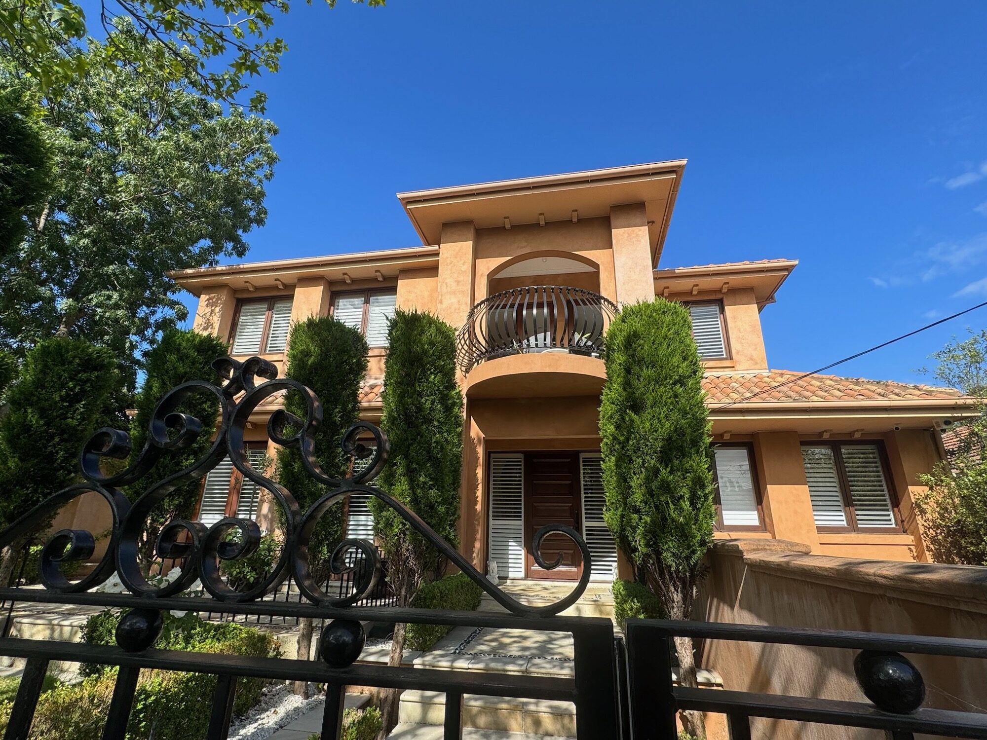 Plantation shutters Tuscan villa Brighton Melbourne